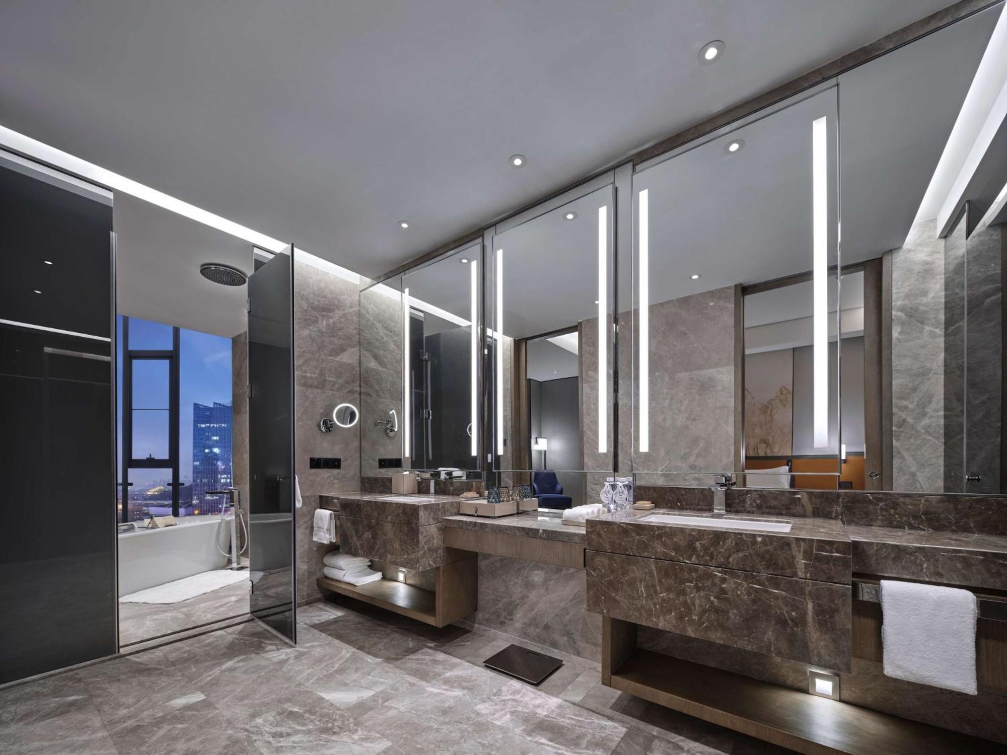 Hilton Guiyang Hotel Guiyang  Exterior photo